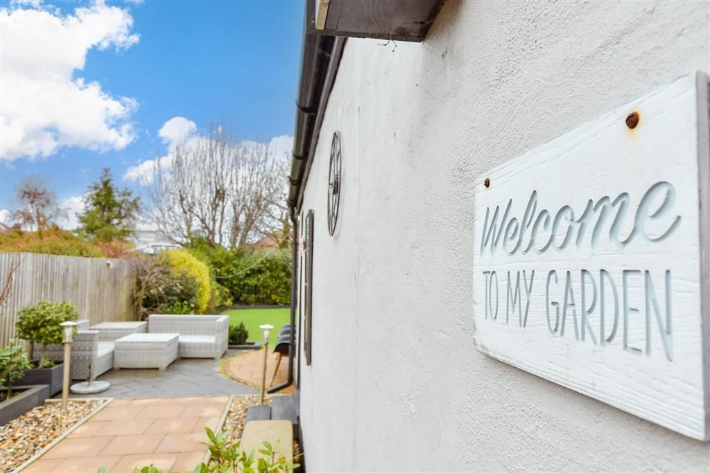 Property photo 1 of 11 External Lifestyle Photograph