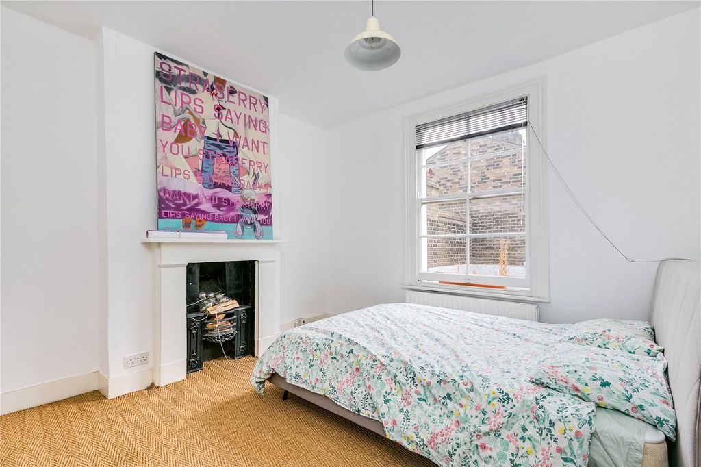 Property photo 3 of 6