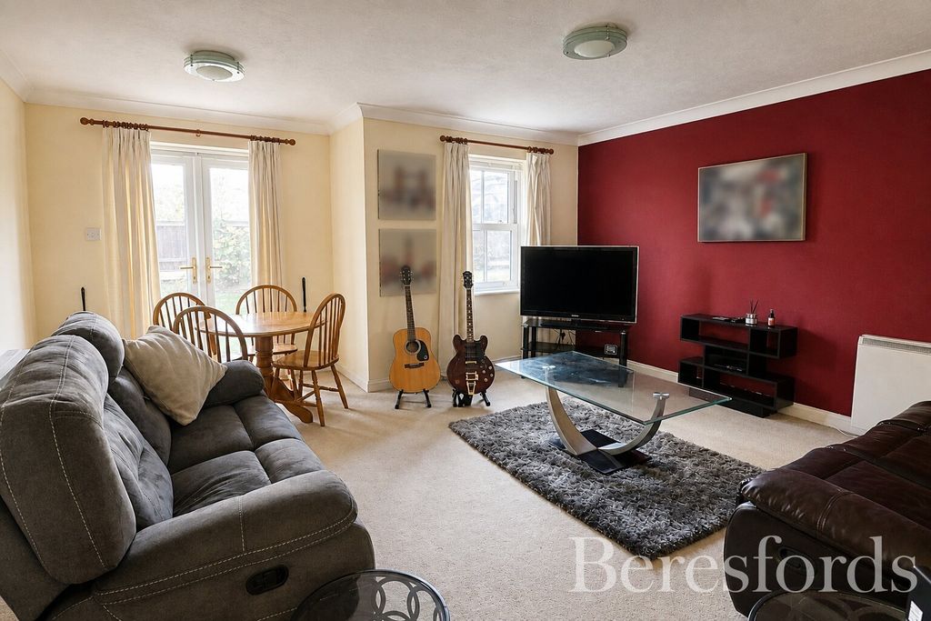 Property photo 3 of 11 Picture No. 12