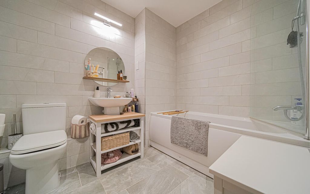 Property photo 2 of 17 P1067276.Jpg