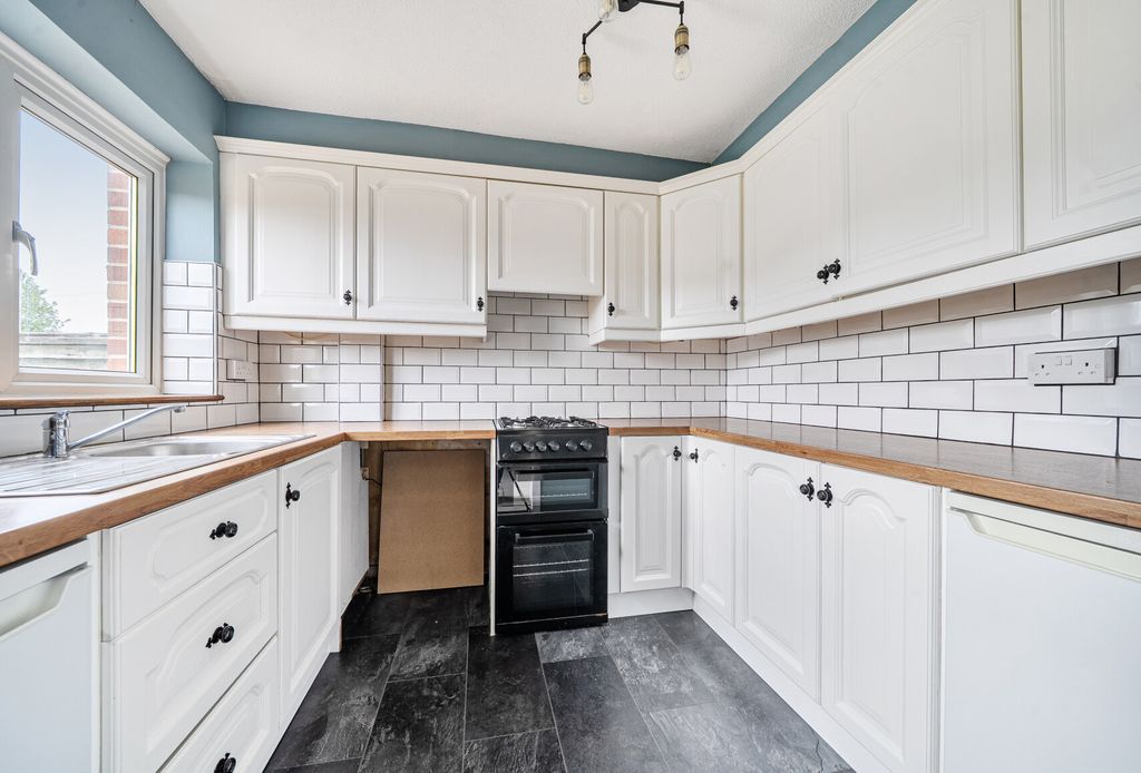 Property photo 2 of 16 1463741-7-6A0c3A7...