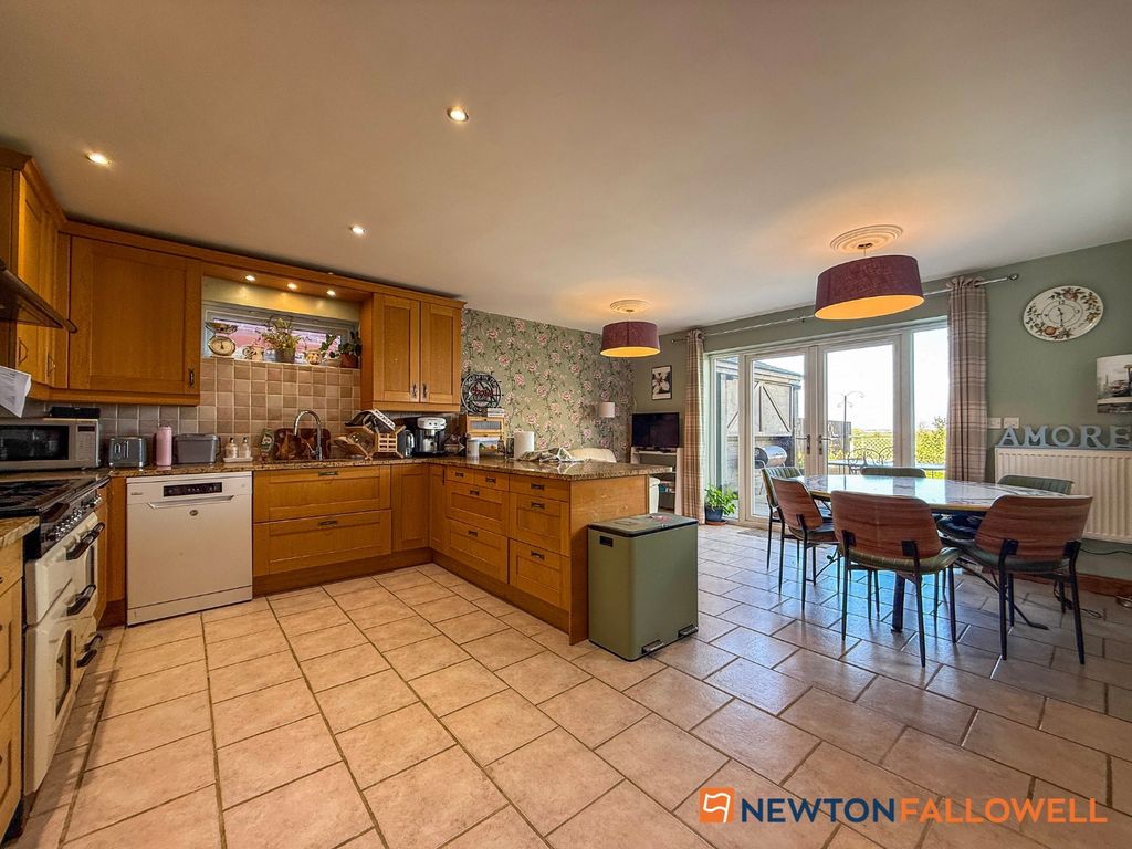 Property photo 2 of 26