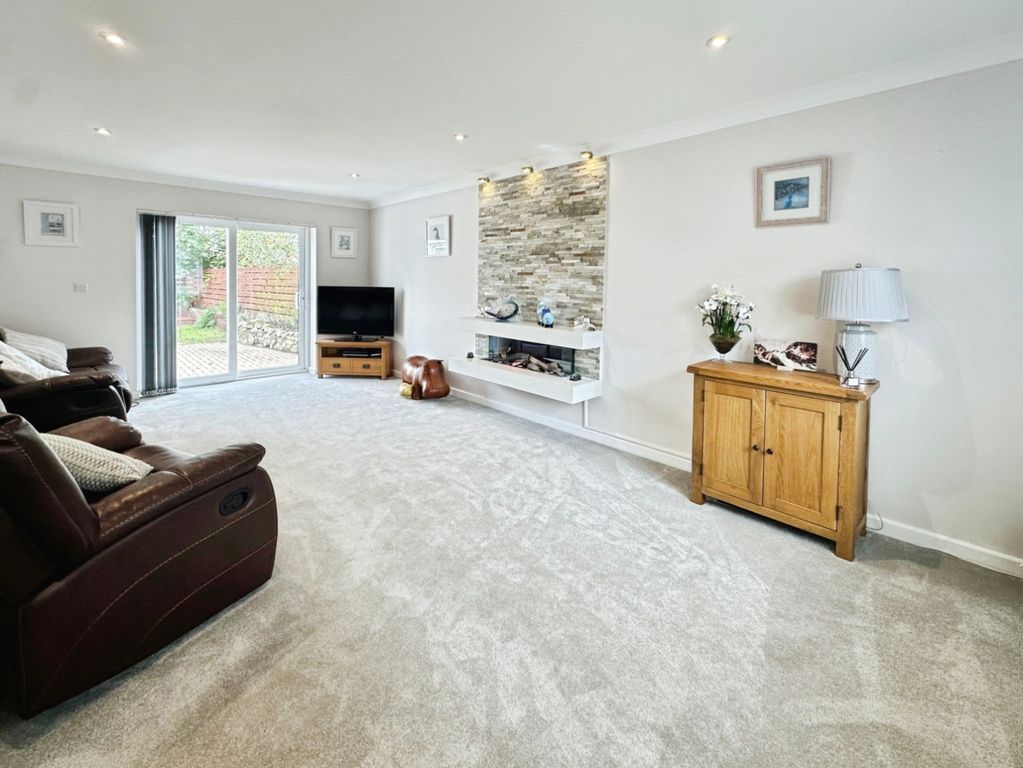 Property photo 2 of 26