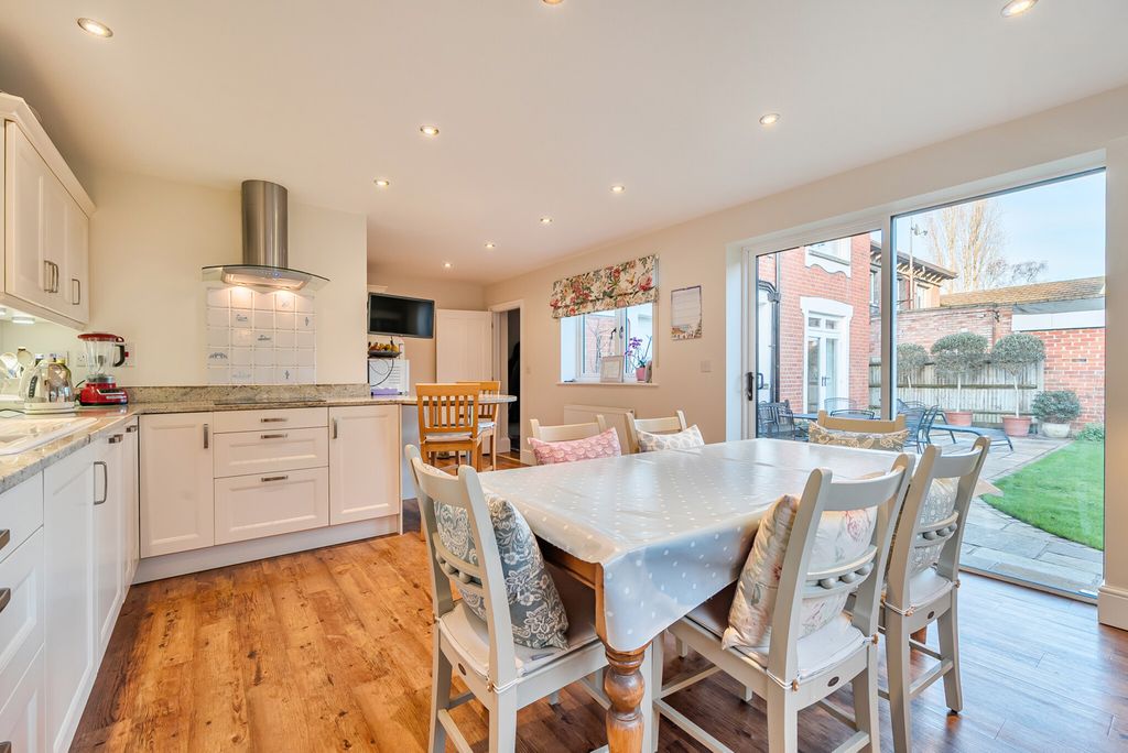 Property photo 3 of 25 1399632-17-696A68...