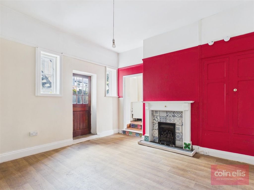 Property photo 3 of 15 Cam05075G0-Pr0328-Still008.Jpg