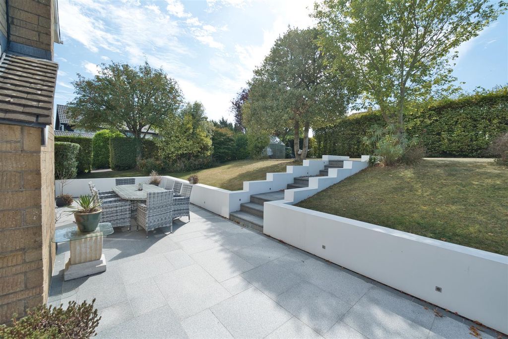 Property photo 2 of 24 Garden Patio