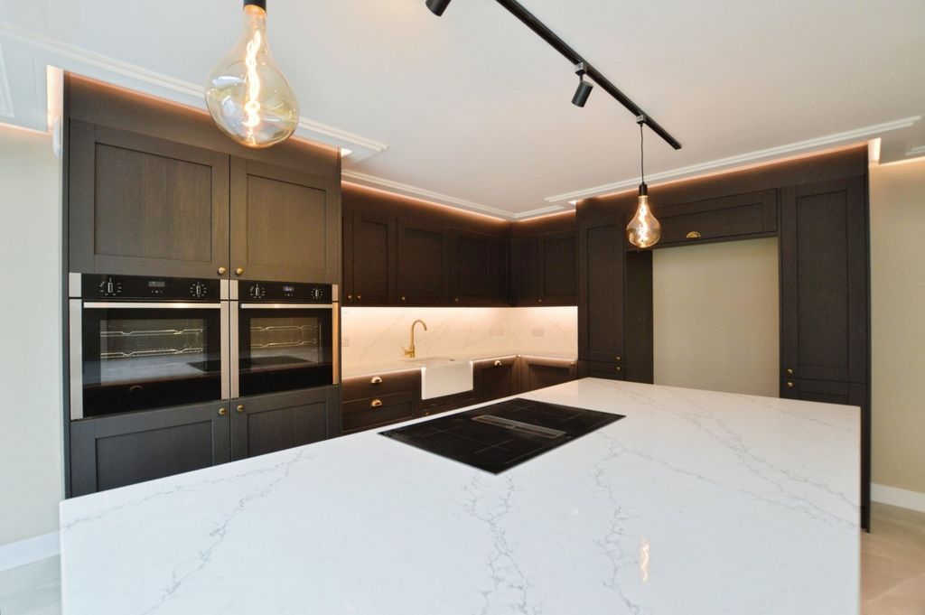Property photo 3 of 16 Kitchen