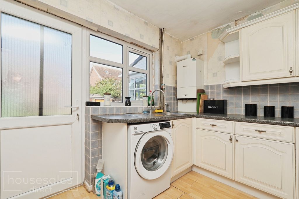 Property photo 3 of 11