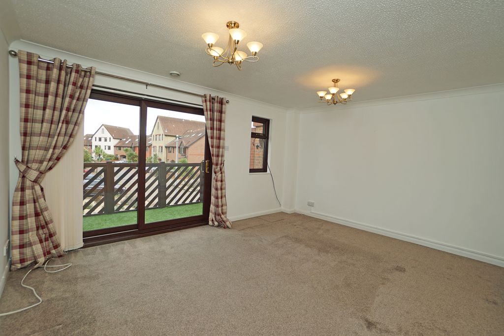 Property photo 3 of 19 Dsc08343