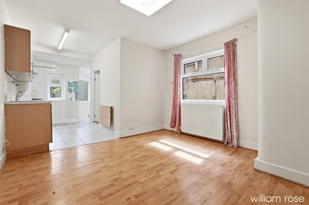 Property photo 3 of 11 9_Img_0122.Jpg