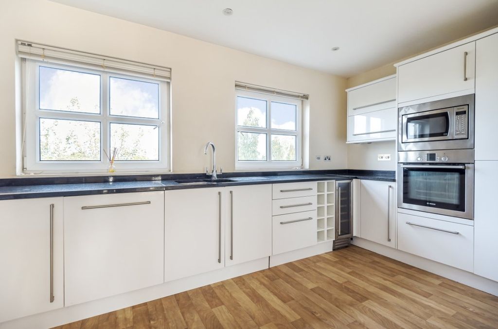 Property photo 2 of 6 546729 (2)