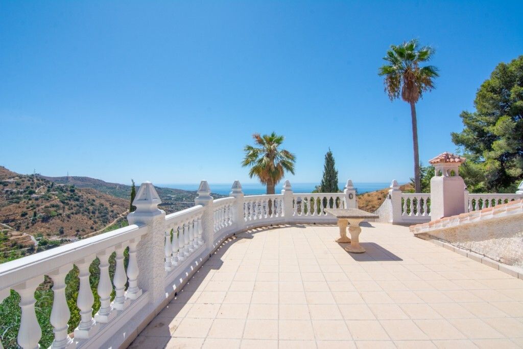 Property photo 3 of 10 Roof Terrace