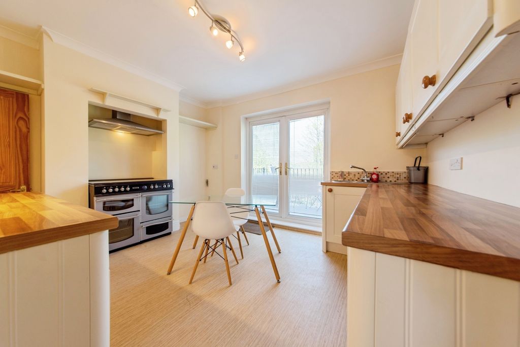 Property photo 3 of 18 Pbox-Img.Jpg