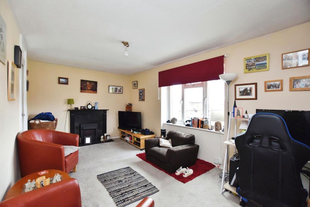 Property photo 3 of 8
