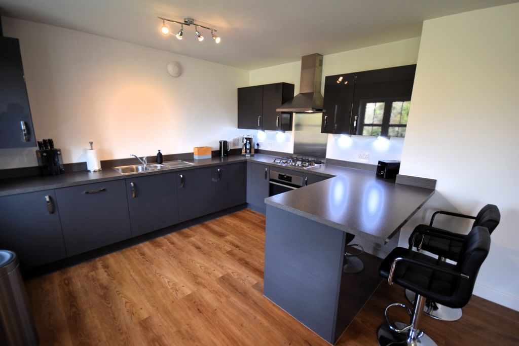 Property photo 3 of 15 Kitchen