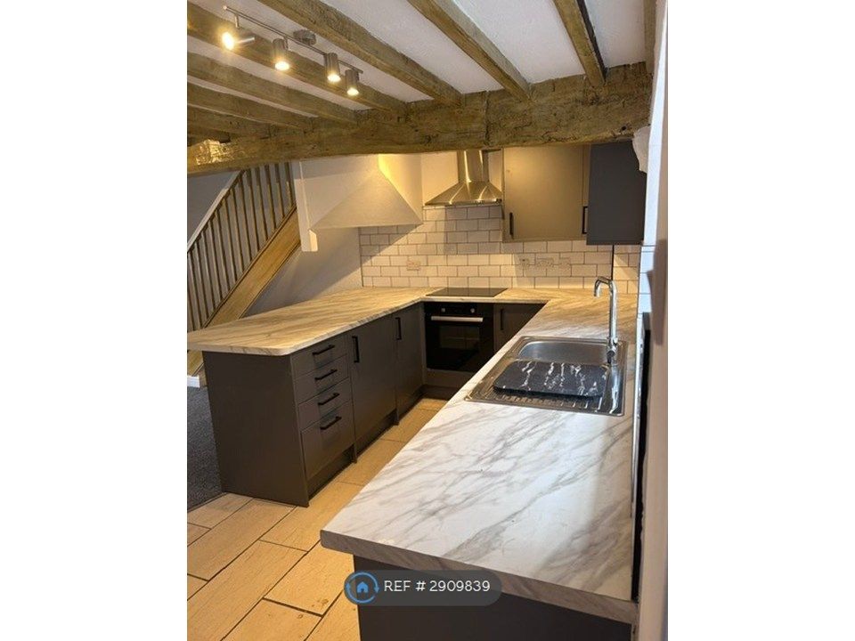 Property photo 1 of 10 Kitchen