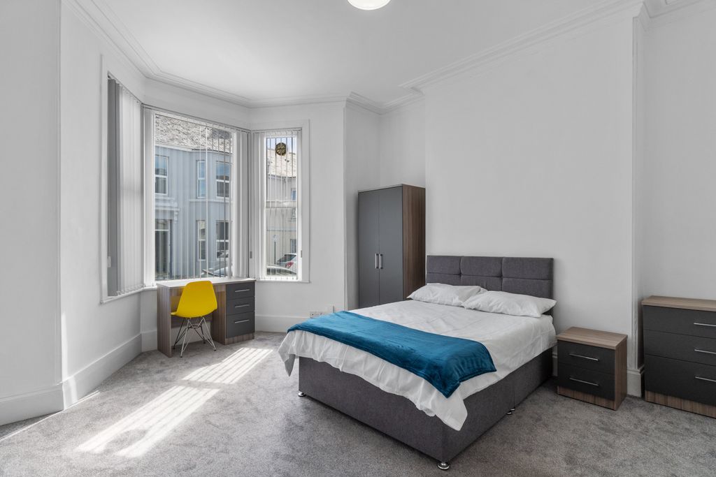 Property photo 1 of 8 0010