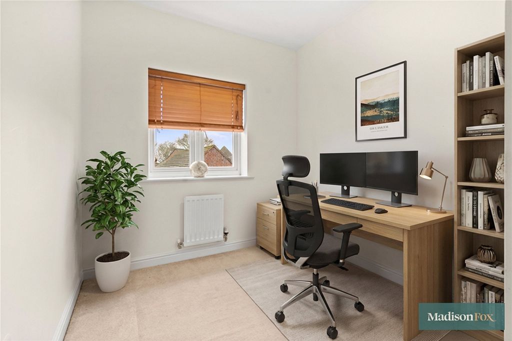Additional image 11 of 4 bed terraced house for saleThe Square, Loughton, Essex IG10