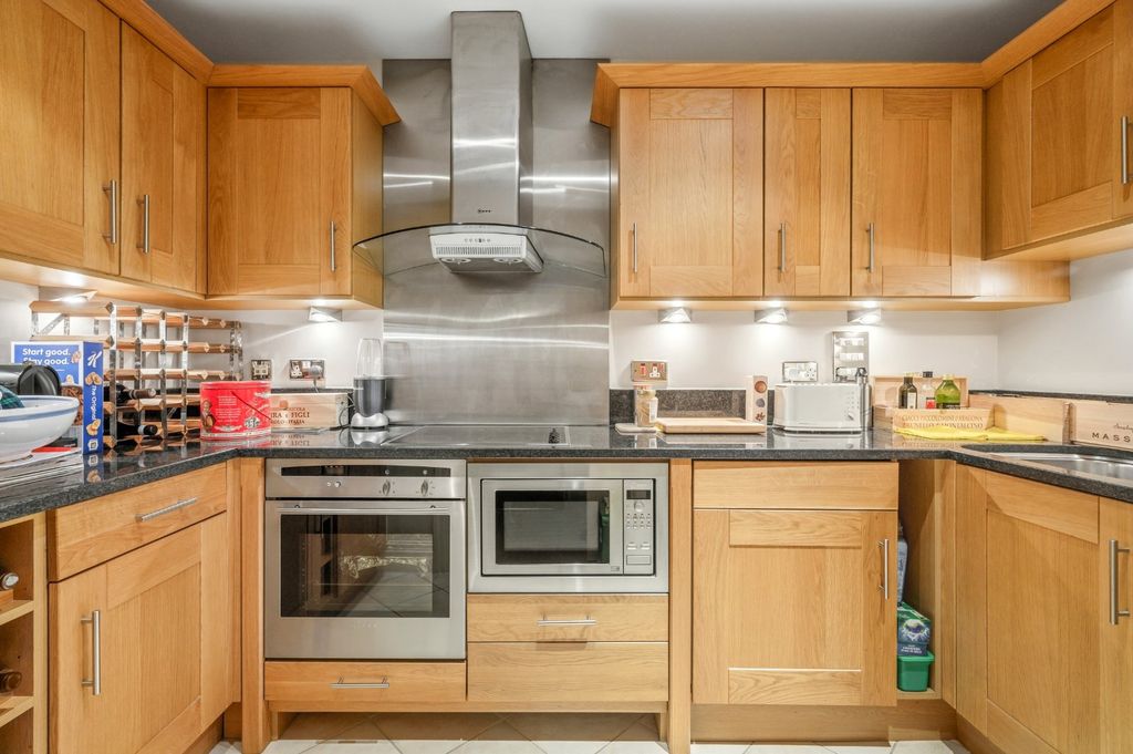 Property photo 2 of 17 Kitchen