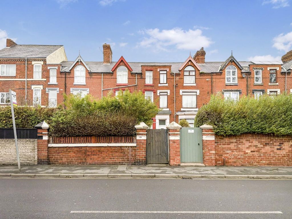 Property photo 1 of 20 Front