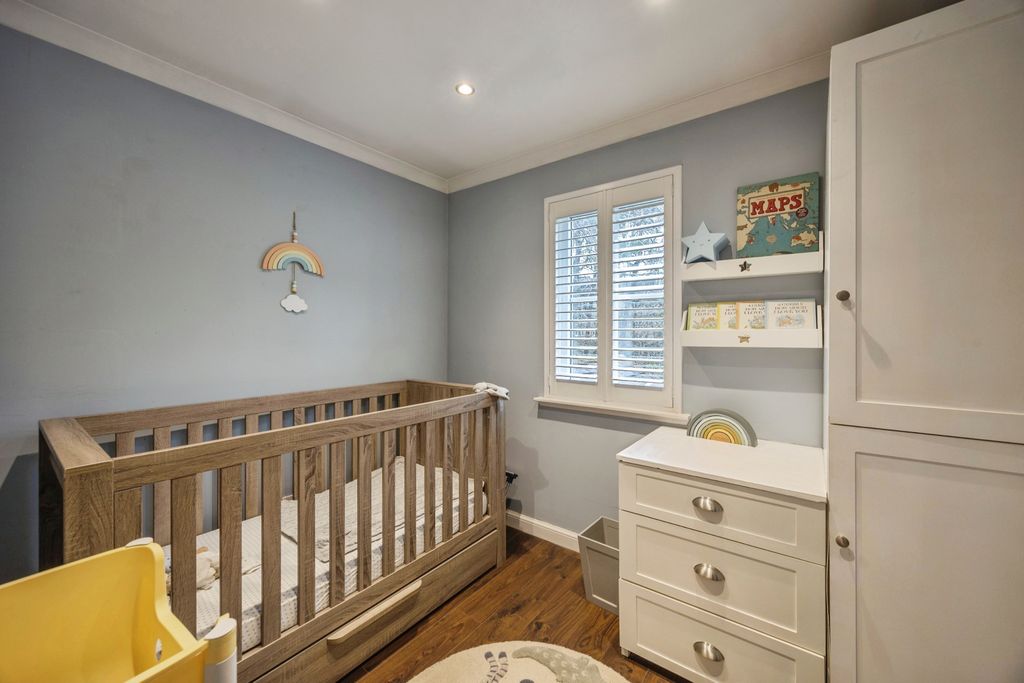 Property photo 2 of 15 Bedroom