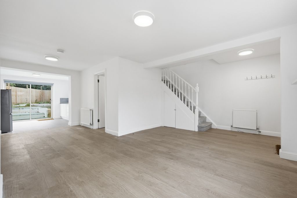 Property photo 2 of 18 Living Room