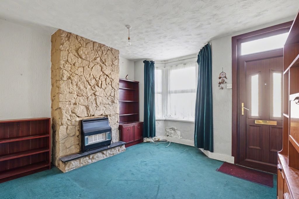 Property photo 2 of 16 4720355