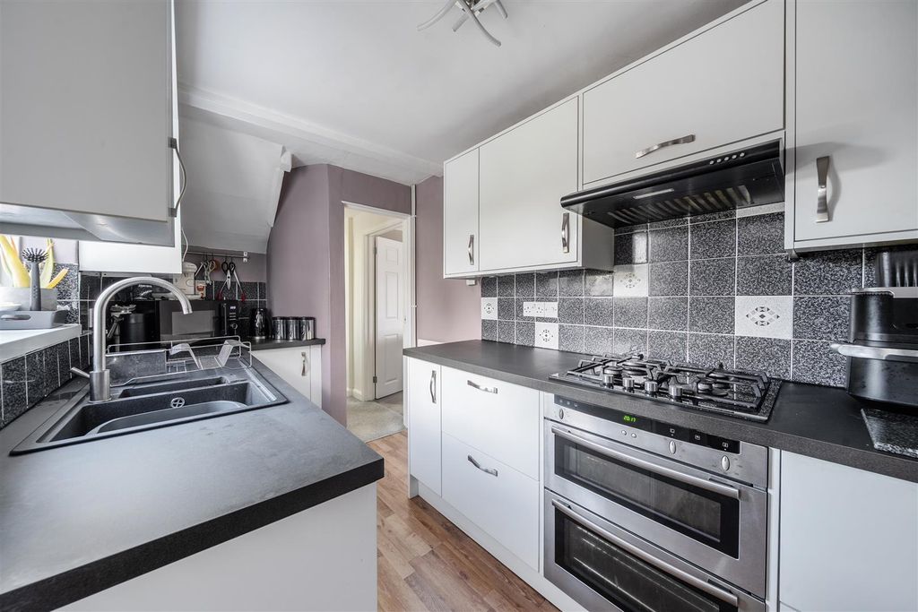 Property photo 3 of 15 Kitchen