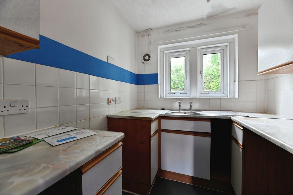 Property photo 2 of 10 Pbox-Img.Jpg