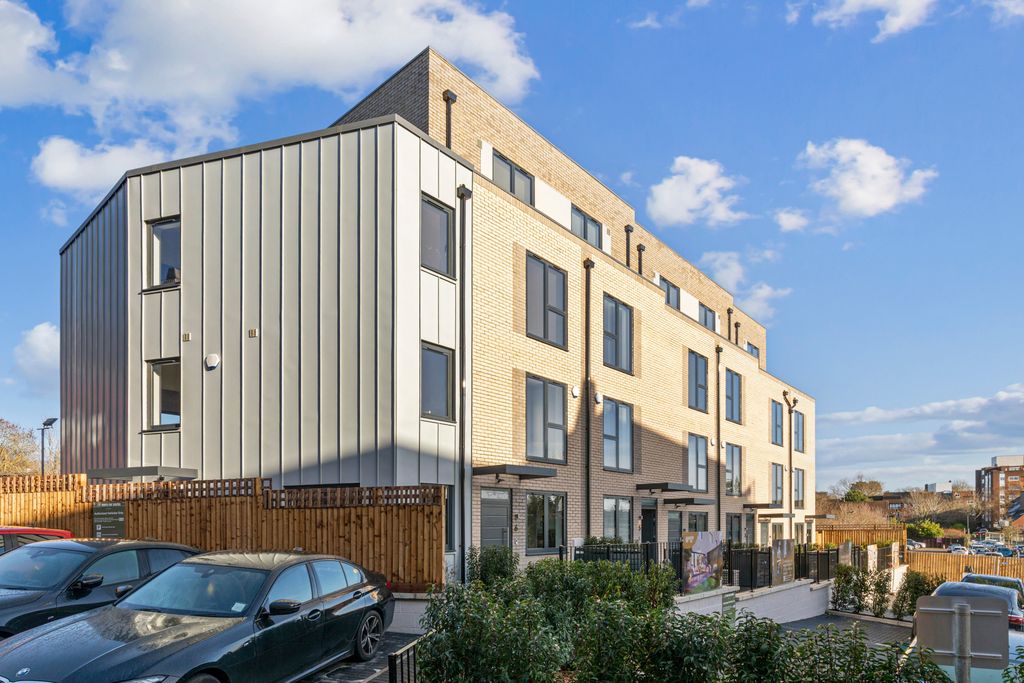 Property photo 3 of 16