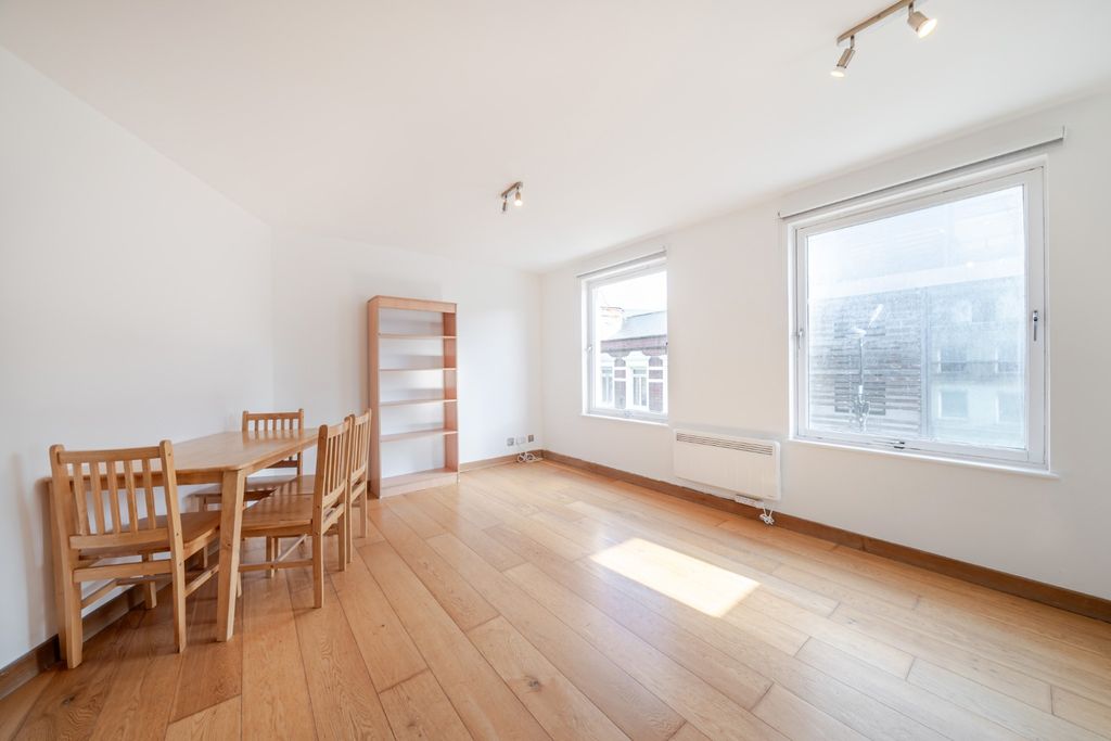 Property photo 2 of 12 4861904