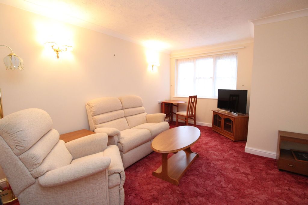 Property photo 2 of 11