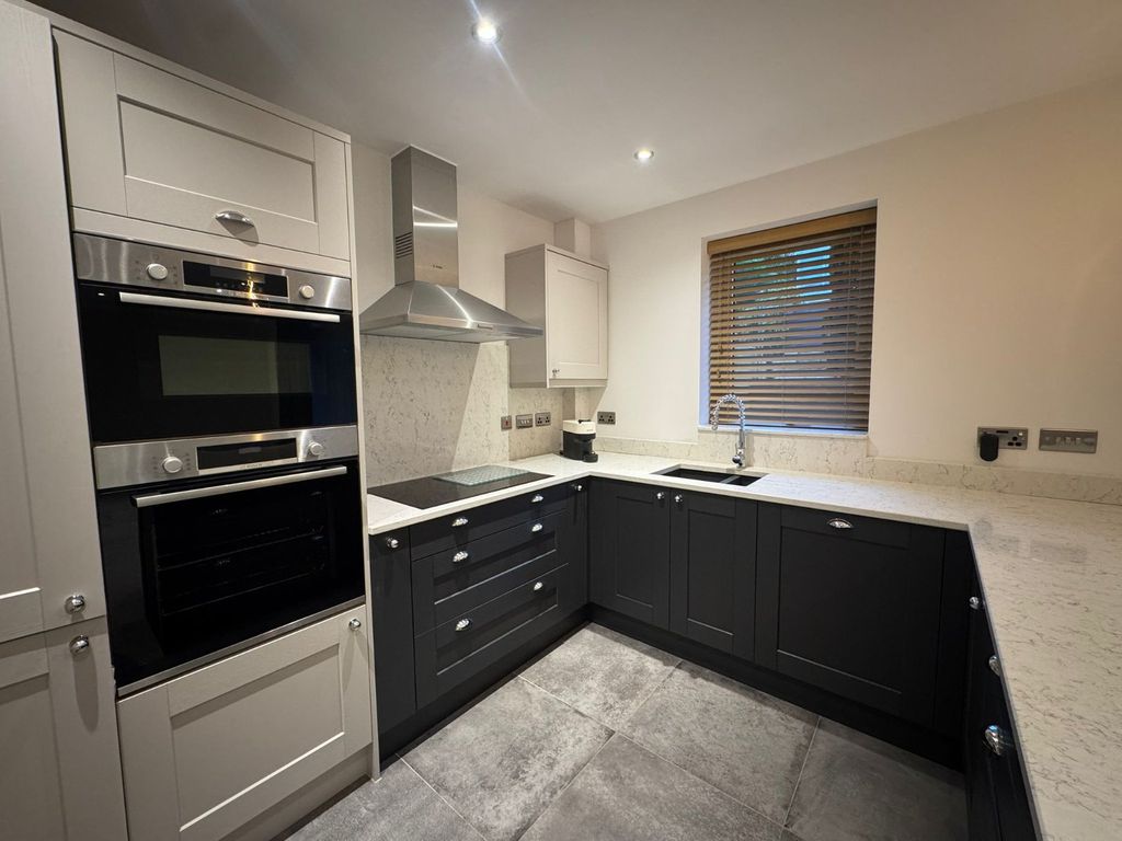 Property photo 2 of 15 Picture No. 36