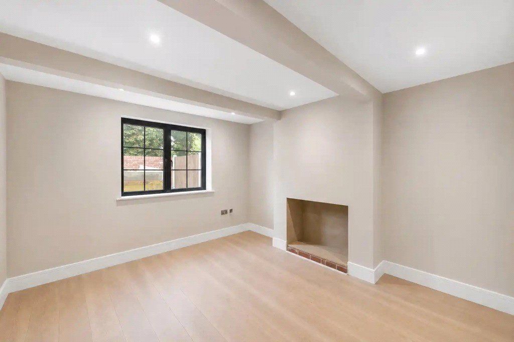 Property photo 3 of 11 Picture No. 02