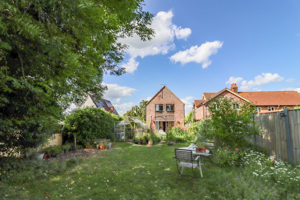 Property photo 1 of 36 4198741