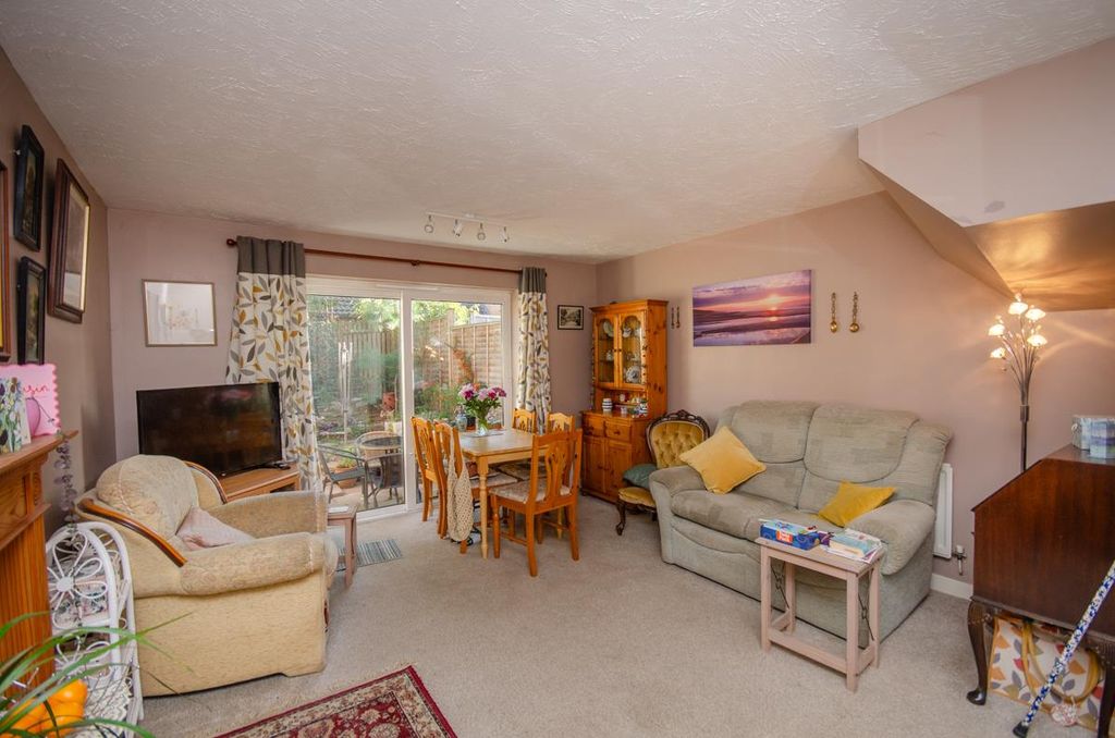 Property photo 3 of 20 Living Room Pic 3.Jpg