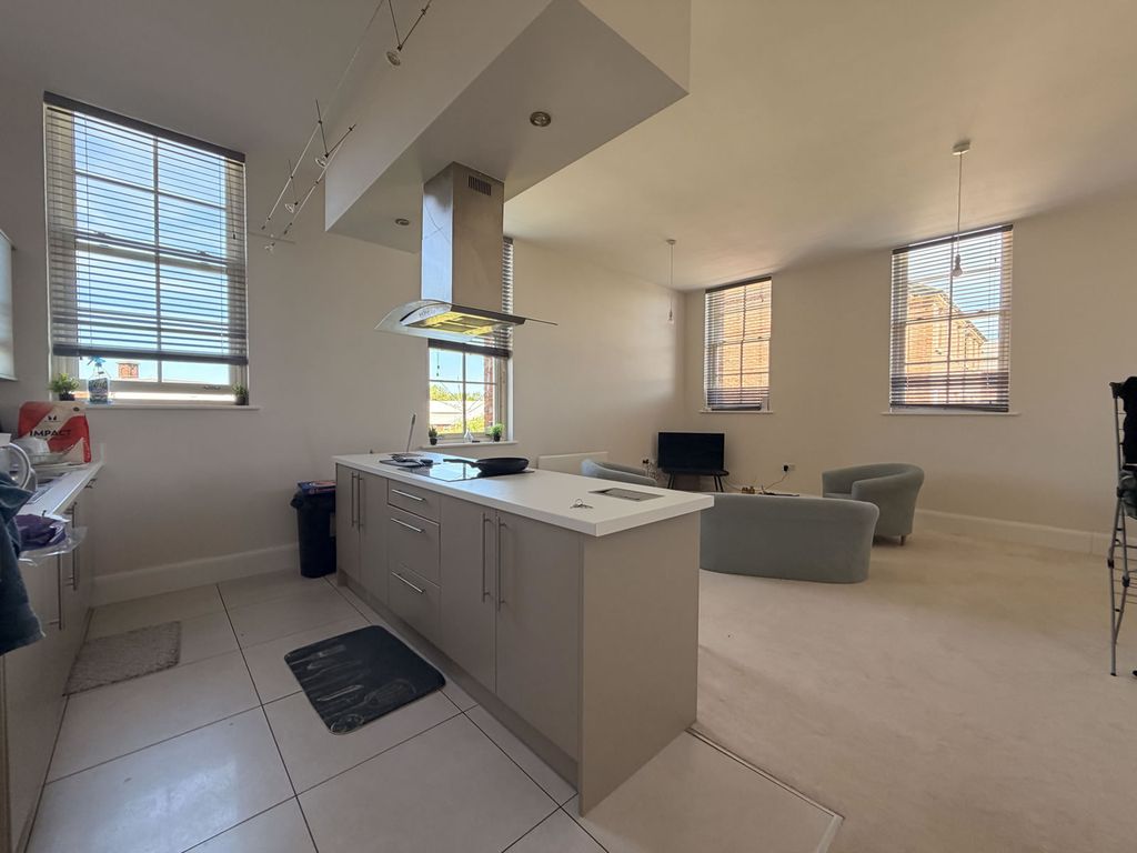 Property photo 2 of 12 Steroeg3948420260524-Interior-11-Ymjcmgxfwcmdmlac.Jpg