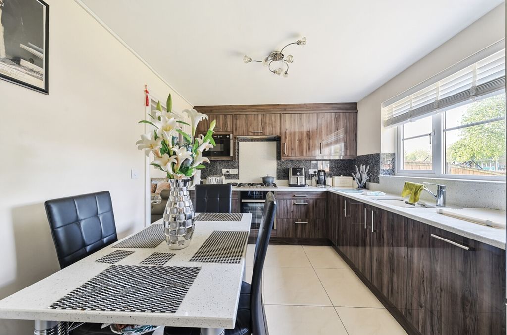 Property photo 3 of 21 1278879 (5)