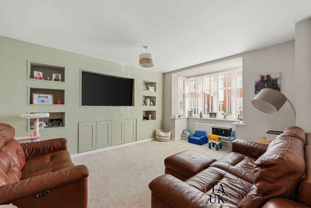 Property photo 2 of 22