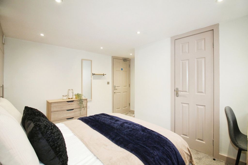 Property photo 2 of 8 Picture No. 03