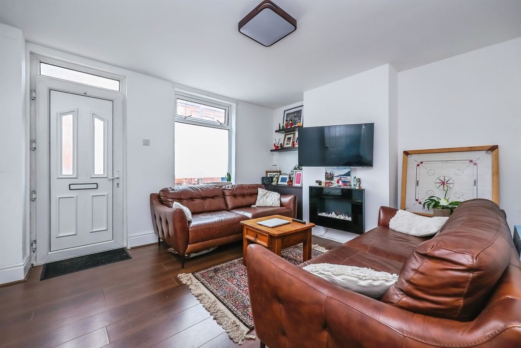 Property photo 2 of 16