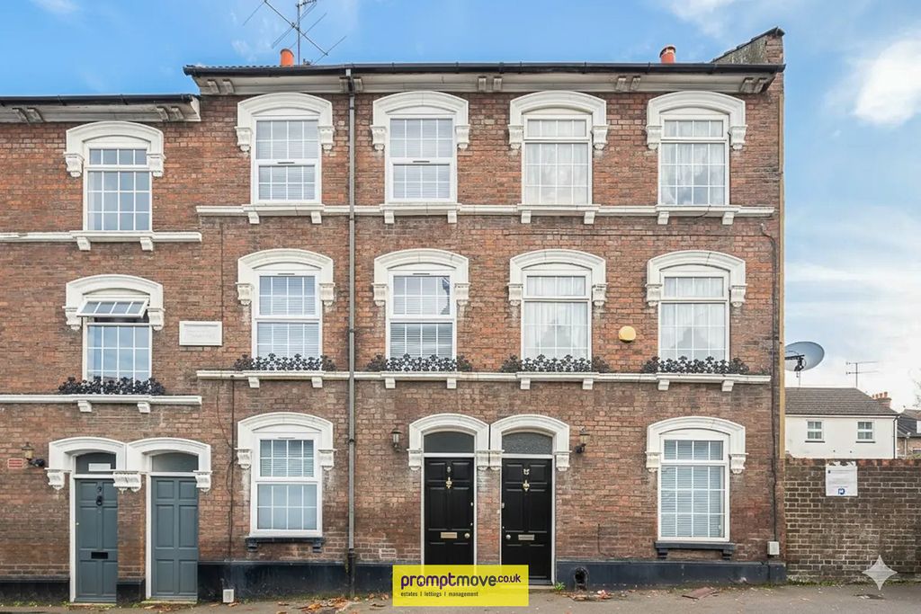 Property photo 1 of 11 Na