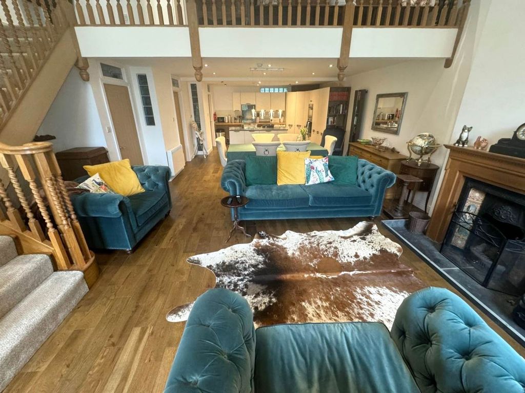 Property photo 2 of 10 19dc4857-39Cf-4483-B9Eb-d7E4d2B46Abd