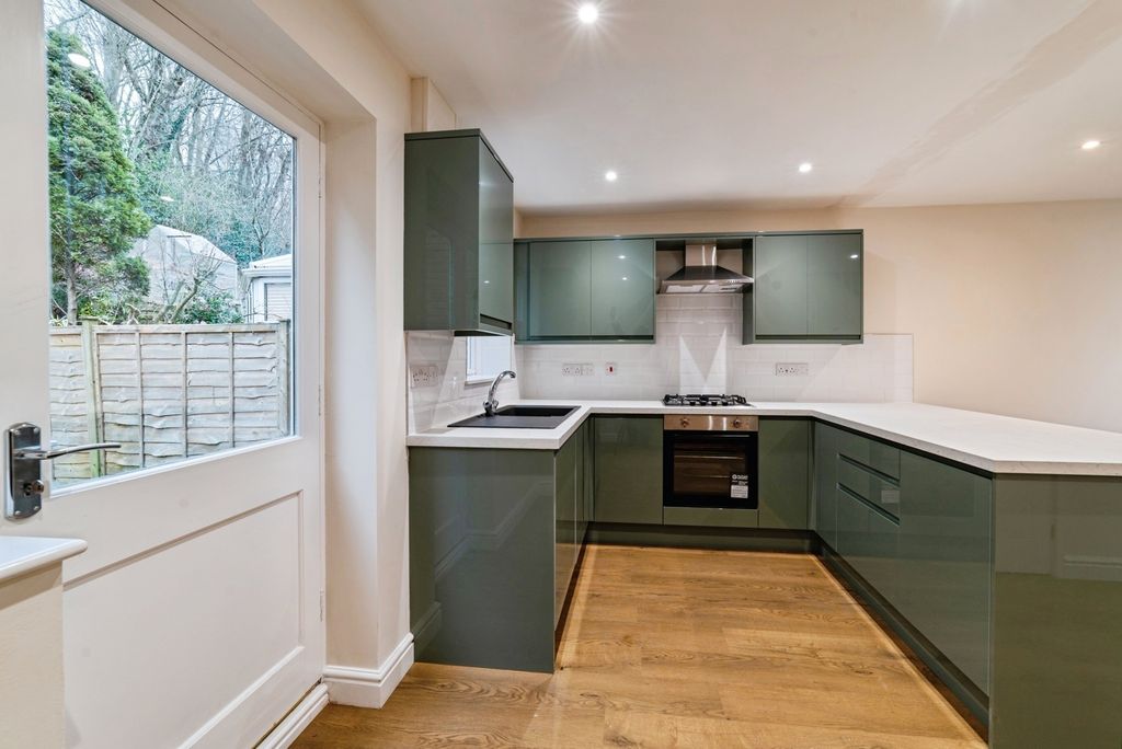 Property photo 3 of 15 Pbox-Img.Jpg