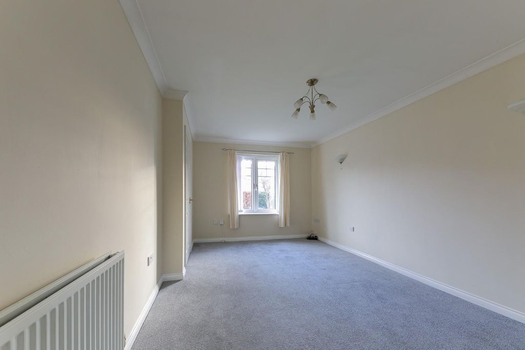 Property photo 3 of 12 Living Room