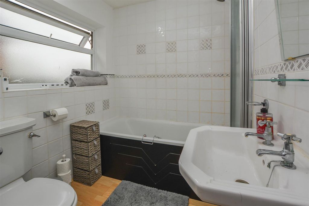 Additional image 10 of 3 bed semi-detached house for saleMeadows Close, Ingrave, Brentwood CM13