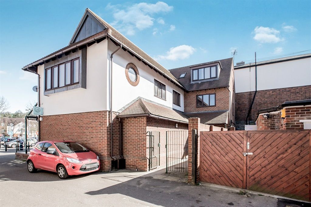 Property photo 3 of 8 Front