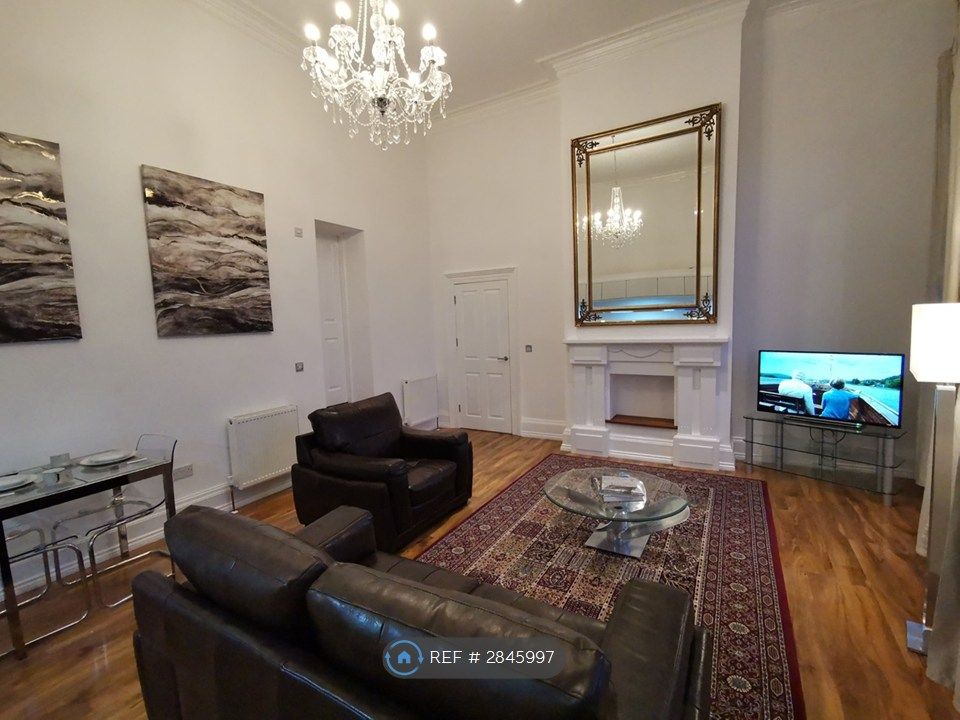 Property photo 2 of 11 Living Room