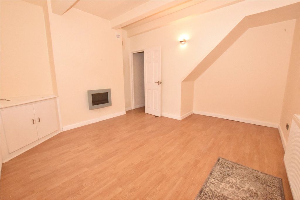 Property photo 2 of 13 Lounge