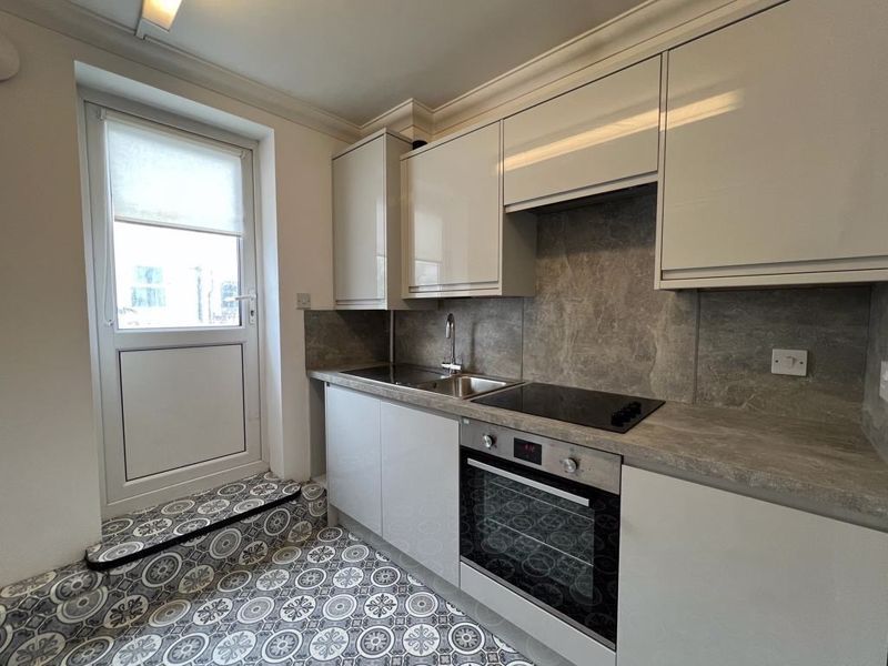 Property photo 2 of 11 Photo 9